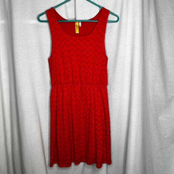 Bee Stitched Red Lined Chevron Women's Dress M - Picture 1 of 5